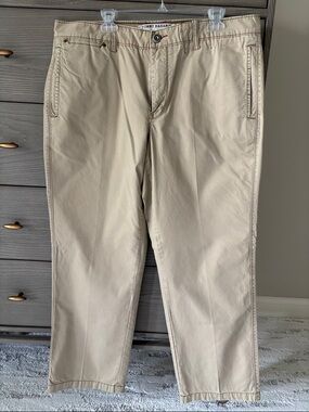 Tommy Bahama Men's Khaki Chino Denim Pants in Light Tan. 40 by 32.